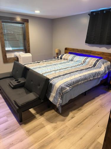 Boonville House on the Hill 2 bedroom fully furnished apartment in 布恩維爾