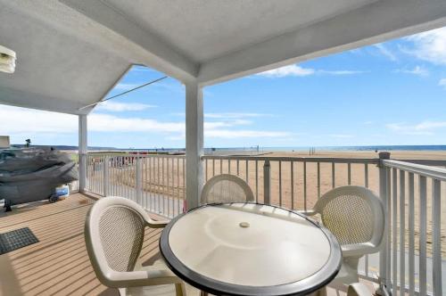 Ocean and Scenic Beach Views From Deck apts - image 4
