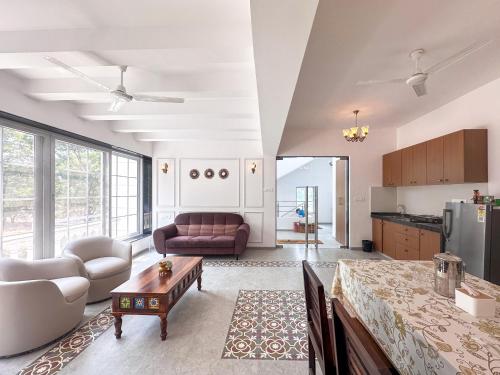 Guestroom, Bendres Holiday Home-Karla in Lonavala