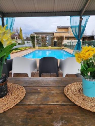 Úszómedence, Country Gardens Motel in Coonabarabran