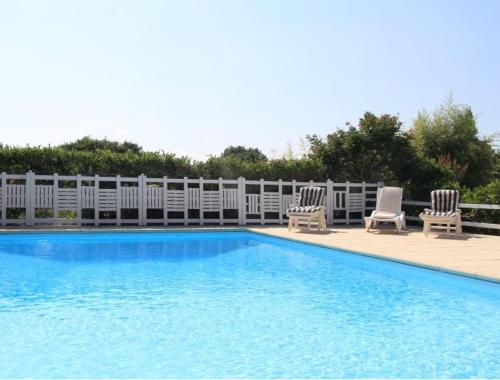 Peldbaseins, Louharechenia - Maison d'invités au Pays-Basque avec piscine & jardin (Louharechenia - Maison d'invites au Pays-Basque avec piscine & jardin) in Villefranque