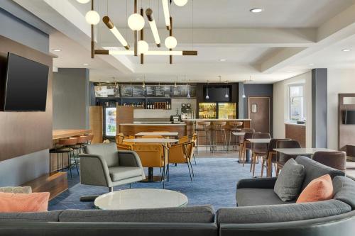 酒吧/高級酒吧, Courtyard by Marriott Atlanta Suwanee in 蘇萬尼