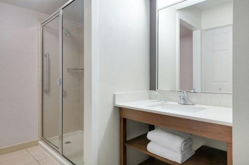 Courtyard Atlanta Suwanee - image 40