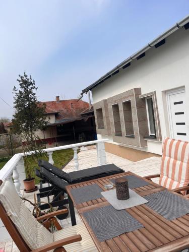 Ladislaus Garden Suites