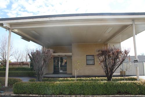 Kert, Country Gardens Motel in Coonabarabran