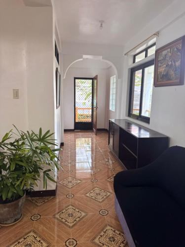 Shared lounge/TV area, Mabel's Garden Stay in Puerto Galera