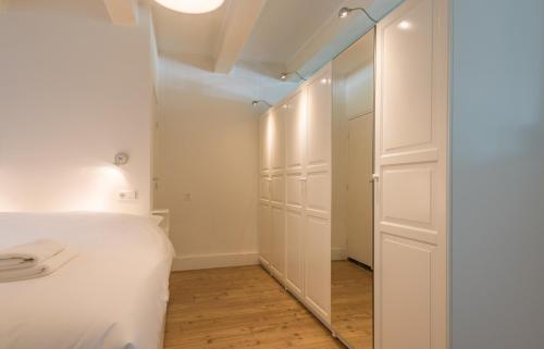 Canal View Amsterdam apartment