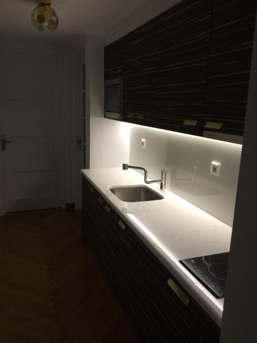 Lux Kolonaki Apartment - image 12