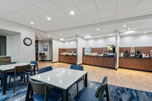 餐飲選擇, Fairfield by Marriott Inn & Suites Durango in 梅恩大道