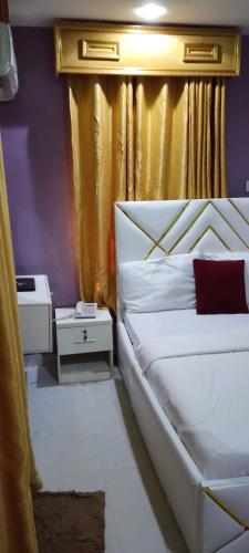 FourJ Hotel and Suites – khách sạn tại Ikorodu