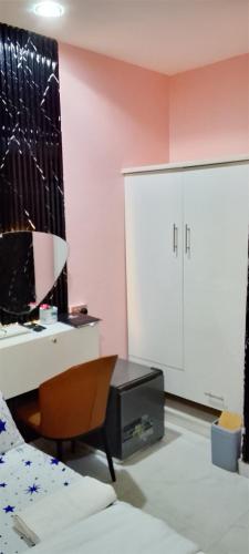 FourJ Hotel and Suites in Ikorodu