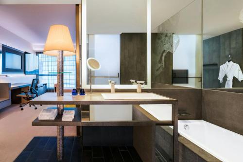 room detail thumbnail 1