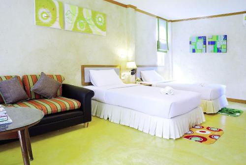 room detail thumbnail 1