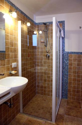 Deluxe Double or Twin Room image 1