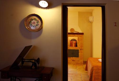 Deluxe Triple Room image 6