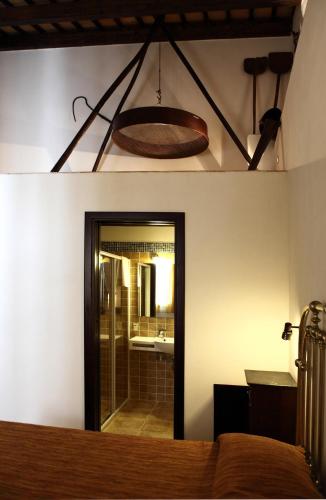 Deluxe Double or Twin Room image 6