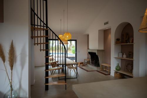 La Casa M-maison ideale pour groupes familles amis 12 personnes au calme avec piscine in Saumos