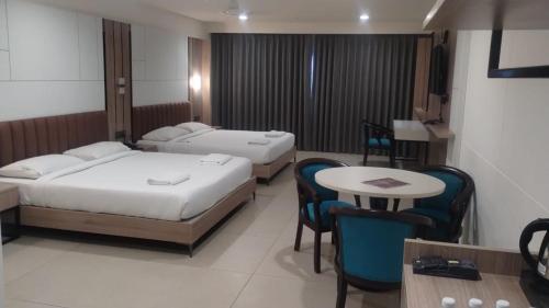 Hotel Shubham Prestige kandlakoya photo 3