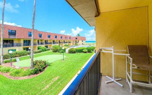 Cocoa Beach Club - image 32