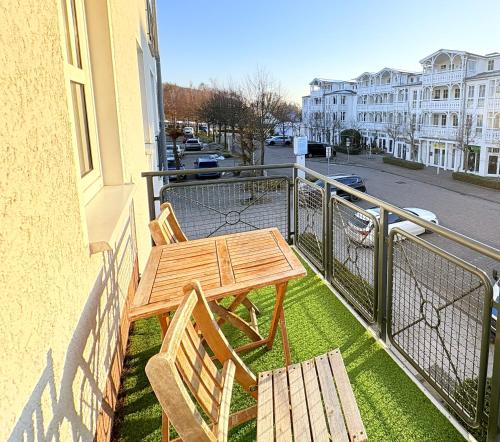 מרפסת, Fewo 8 im Haus Huhnergott Sellin - super fur kleine Familien in אוסטסיבאד סלין