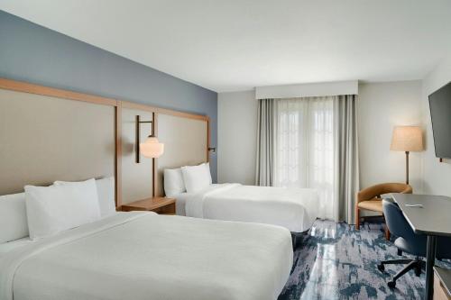 2 queen beds