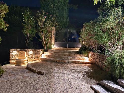 Dārzs, Ardèche Ferienwohnung (Ardeche Ferienwohnung) in Le Garn