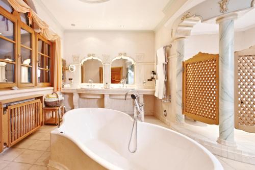 84341255 Relais&Châteaux Spa-Hotel Jagdhof