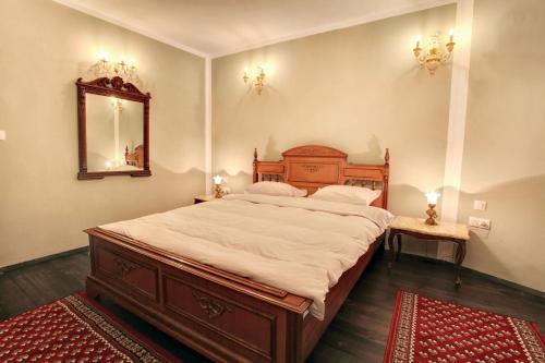 Budget Double Room - Ground Floor image 2