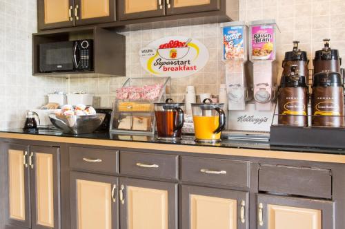 ซูเปอร์ 8 บาย วินด์แฮม เลกซิงตัน เวอร์จิเนีย (Super 8 By Wyndham Lexington Va) in เลกซิงตัน (VA)