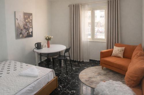 Comfort Suite Near Triumph Luxury Hotel 4