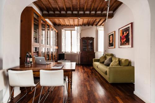 Spacious 2BR Apartment for Families Central & Quiet Pisa