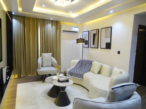 NEW! 2BDR Maisonette with PS5 and balcony in Lekki phase one - image 2