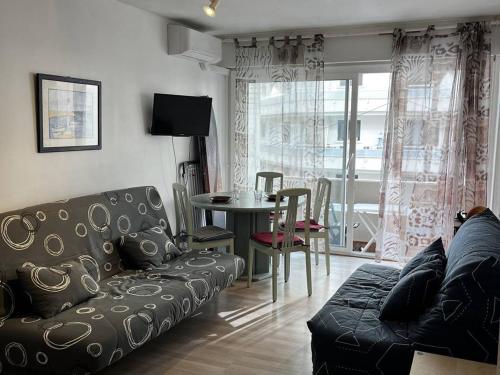 Grand studio lumineux, 4 pers, accès plage, proche commerces, balcon - FR-1-696-71