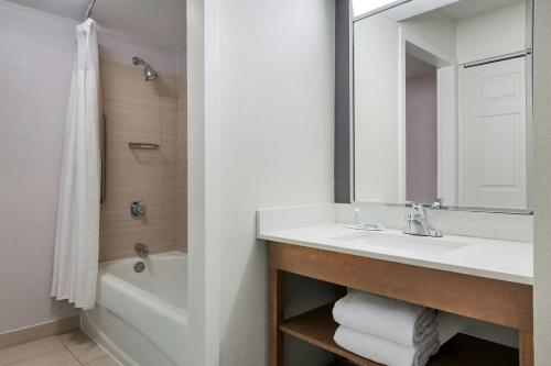 Courtyard Atlanta Suwanee - image 44