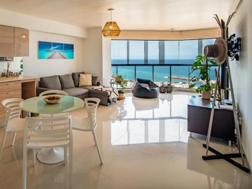 Shared lounge/TV area, Ocean view 7 min to beach and airport DosLocosDeViaje in Maiquetía