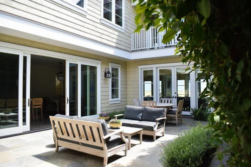 1028 W Oceanfront - Beautiful 5bdr Beachfront on Scenic Bike Path - image 5