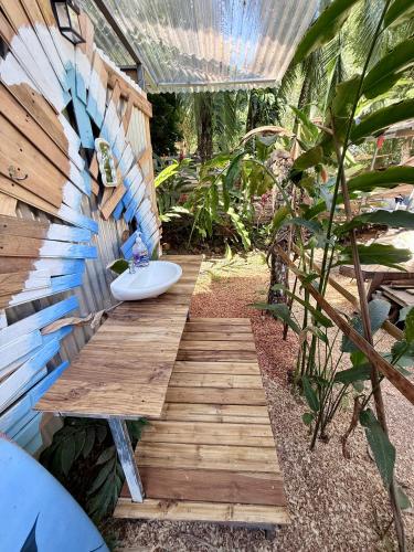 Dušš, Nomadic Surf & Yoga in Uvita