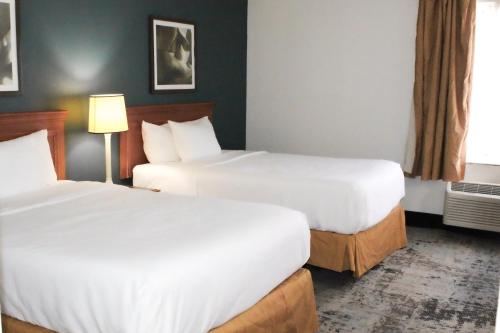 2 double beds