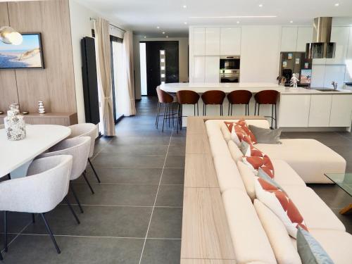 Villa de Luxe 4 chambres parkings jardin in 勒圖凱