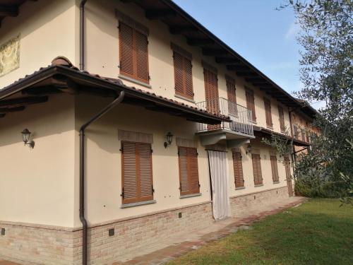 Casa tra i vigneti in Calosso