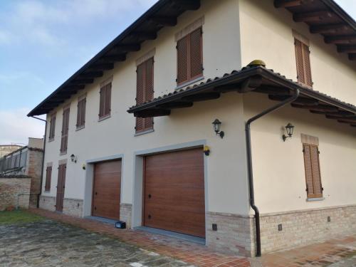 Casa tra i vigneti in Calosso