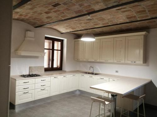 Casa tra i vigneti in Calosso