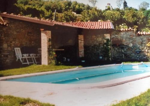 Casa tra i vigneti in Calosso