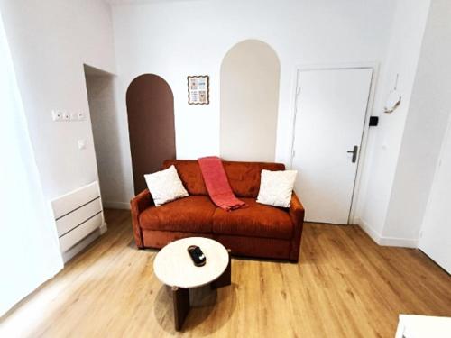 Terrasse et Confort à Cambrai - Proche Gare - 2 Chambres - LeRelaisdOdile - Location saisonnière - Cambrai