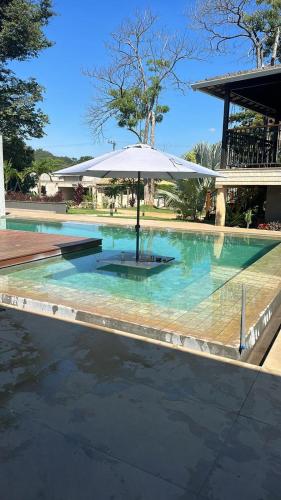High-end house in a gated community With heated pool in Santa Luzia (Minas Gerais)