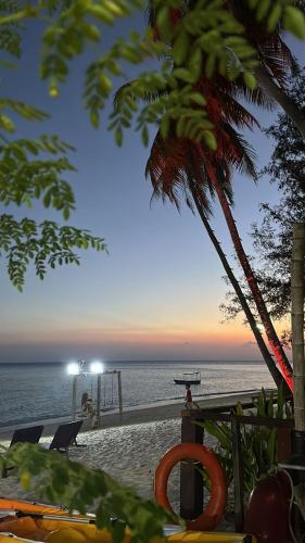 DEWATI ROOMSTAY B&B in Lang Tengah