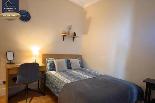 West Kensington 1BR 1-Min Tube Heathrow Direct - image 6