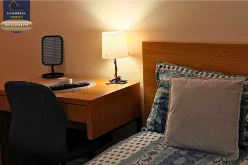 West Kensington 1BR 1-Min Tube Heathrow Direct - image 10