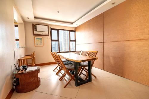 STAYLUXIA MANILABAYVIEW - FEATURING 1 - 5 BEDROOM SUITES WITH BALCONY POOL BAYVIEWS NETFLIX - Housekeeping Available-, Manila (fotografie 10)