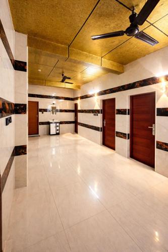 W H Nest Hostel photo 4